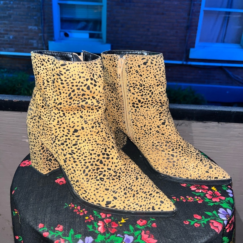 a new day Tan and Black Ankle Boots Sleek Modern Design